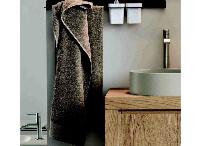 The Benefits of a Bathroom Storage Shelf