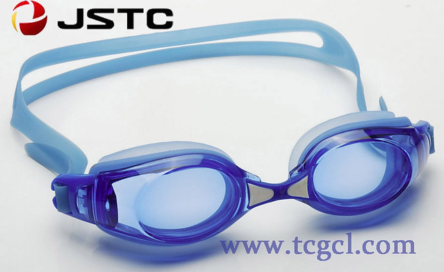 The Benefits of Silicone Swim Goggles